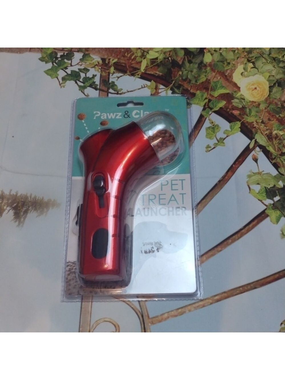 Pawz Pet Treat Launcher - New with Tags (NWT)
